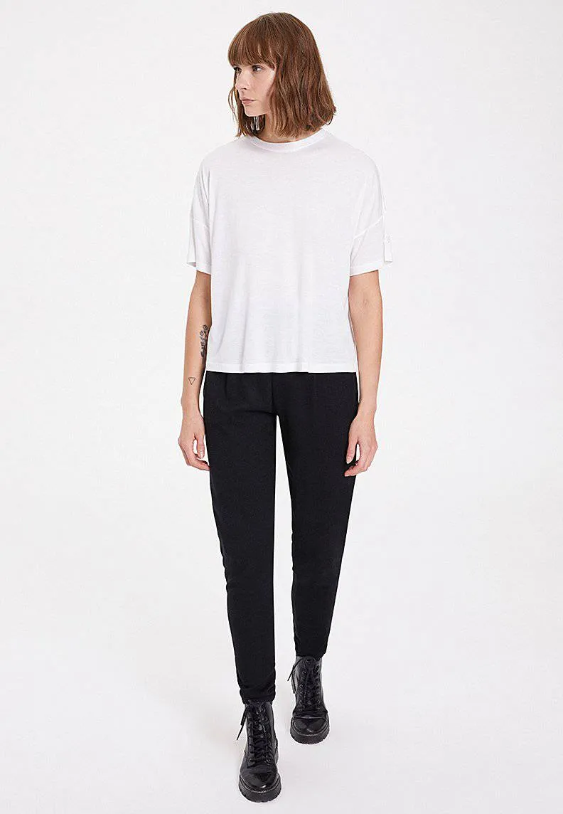 Beyaz Basic Bisiklet Yaka Viskon Rahat Kalıp Kadın T-Shirt ESSENTIALS SCOOP NECK LOOSE TEE