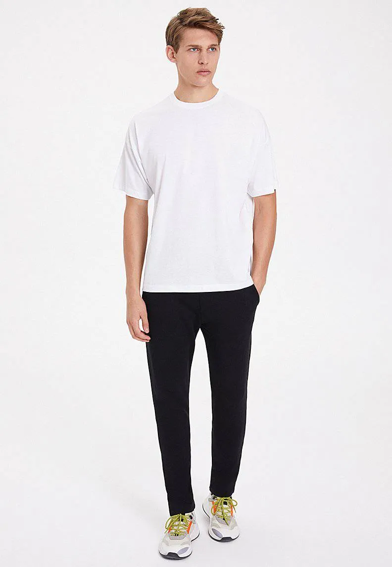 Beyaz Bisiklet Yaka Pamuklu Oversize Erkek T-Shirt ESSENTIALS
