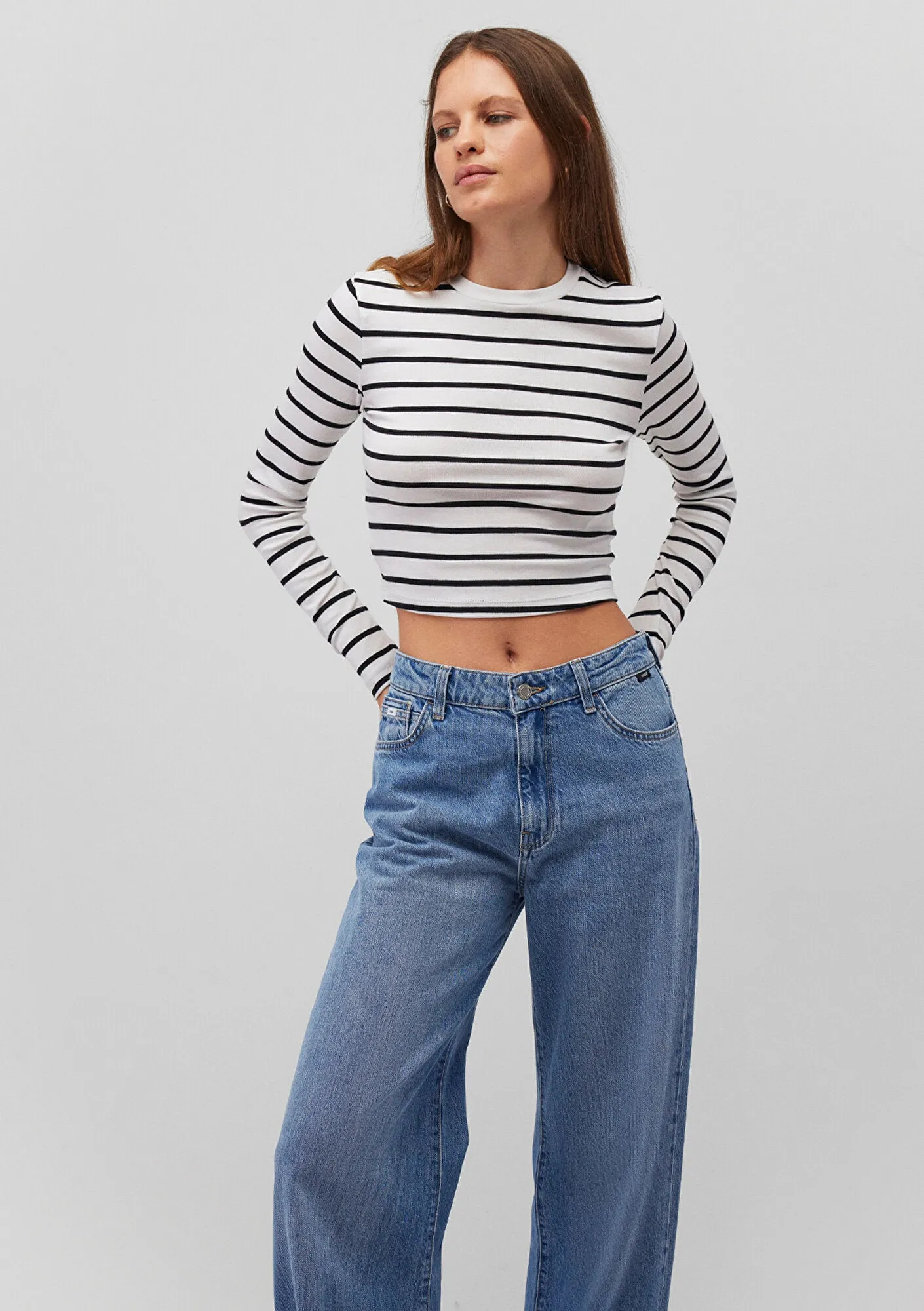 Black Long Sleeve Crop Basic T-Shirt