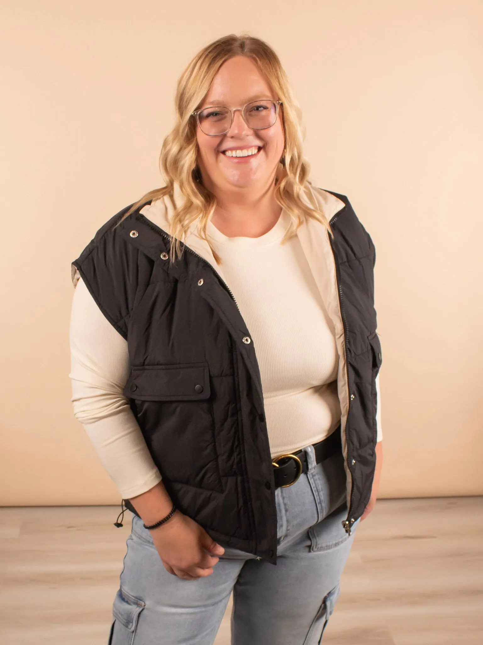 Briar Reversible Puffer Vest in Black/Ivory