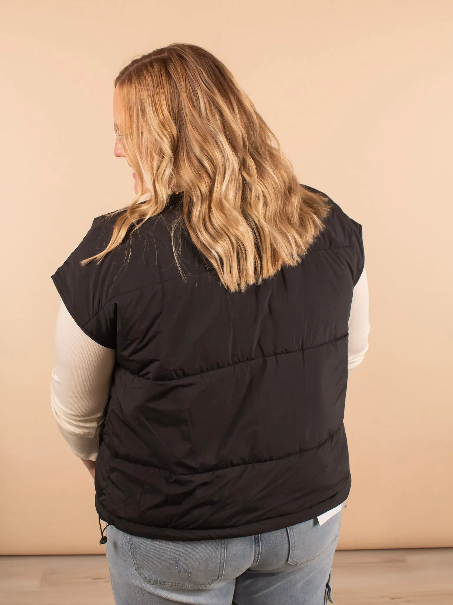 Briar Reversible Puffer Vest in Black/Ivory