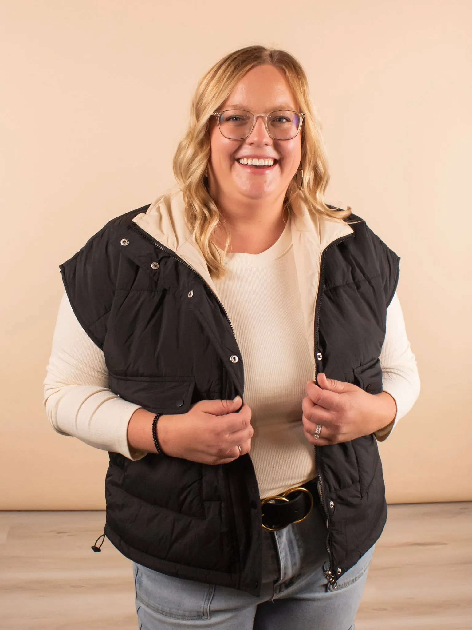 Briar Reversible Puffer Vest in Black/Ivory