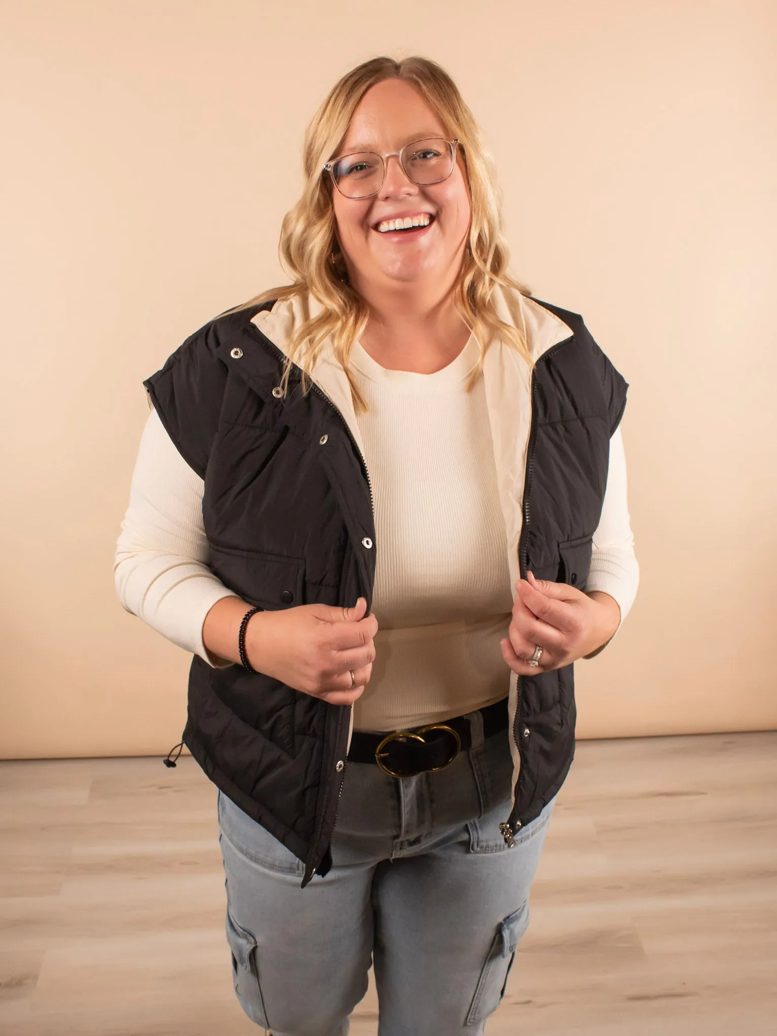 Briar Reversible Puffer Vest in Black/Ivory
