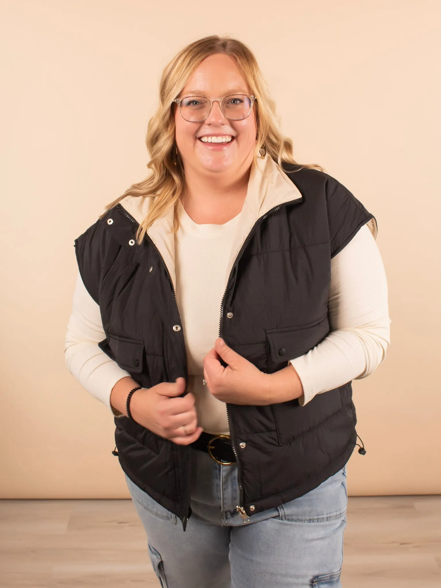 Briar Reversible Puffer Vest in Black/Ivory