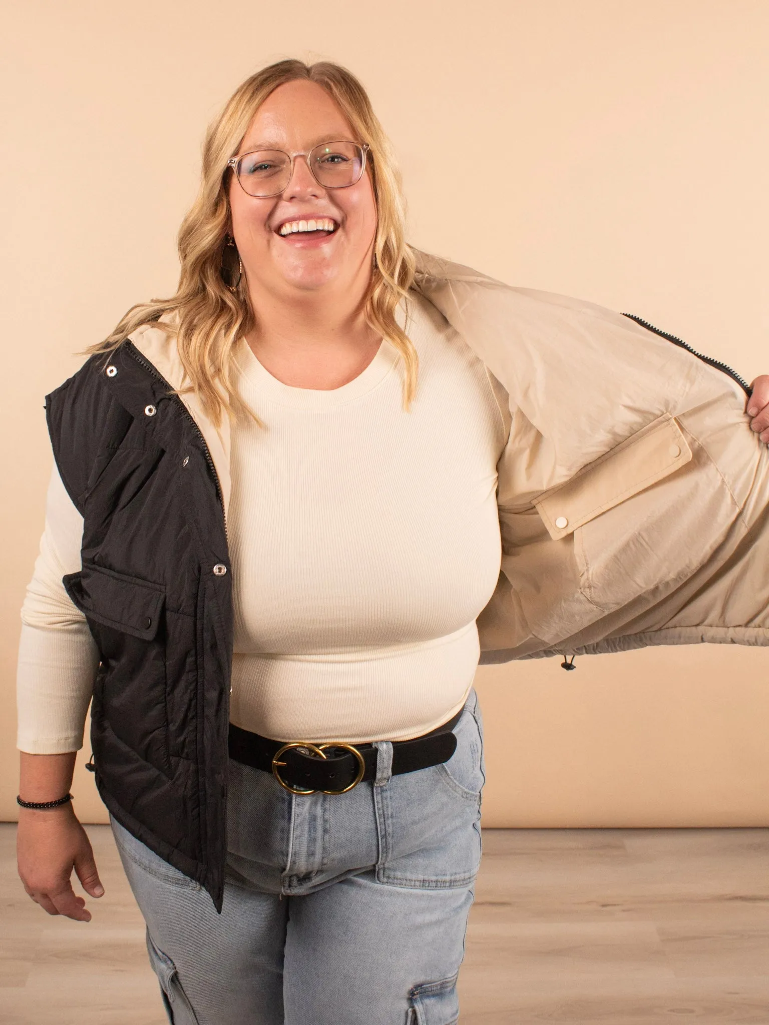 Briar Reversible Puffer Vest in Black/Ivory