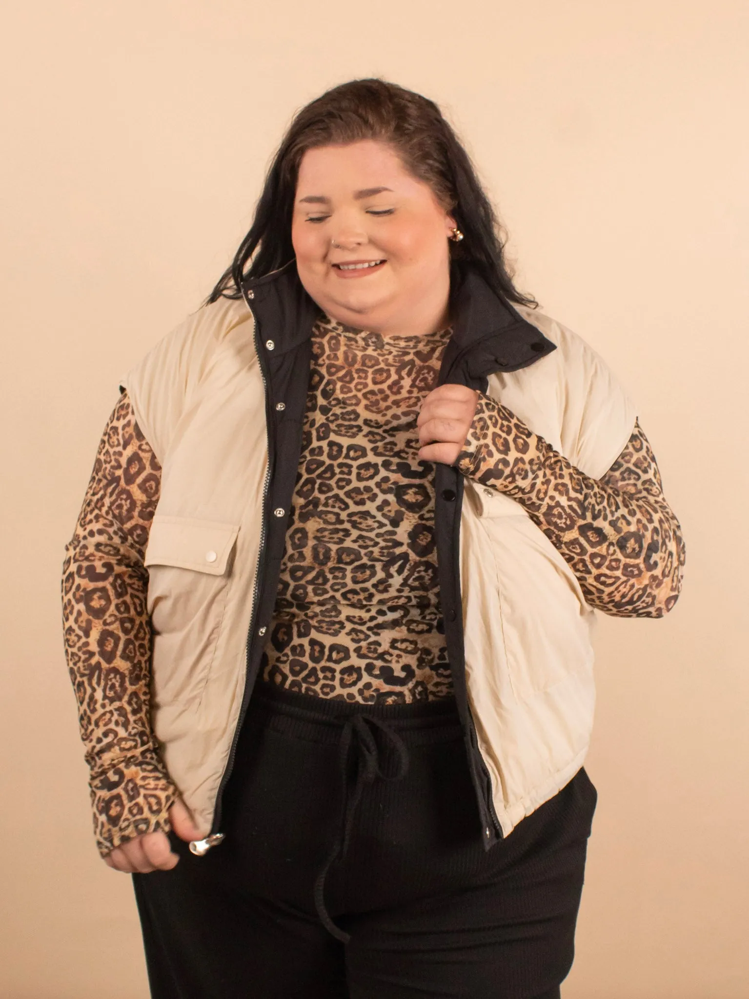 Briar Reversible Puffer Vest in Black/Ivory