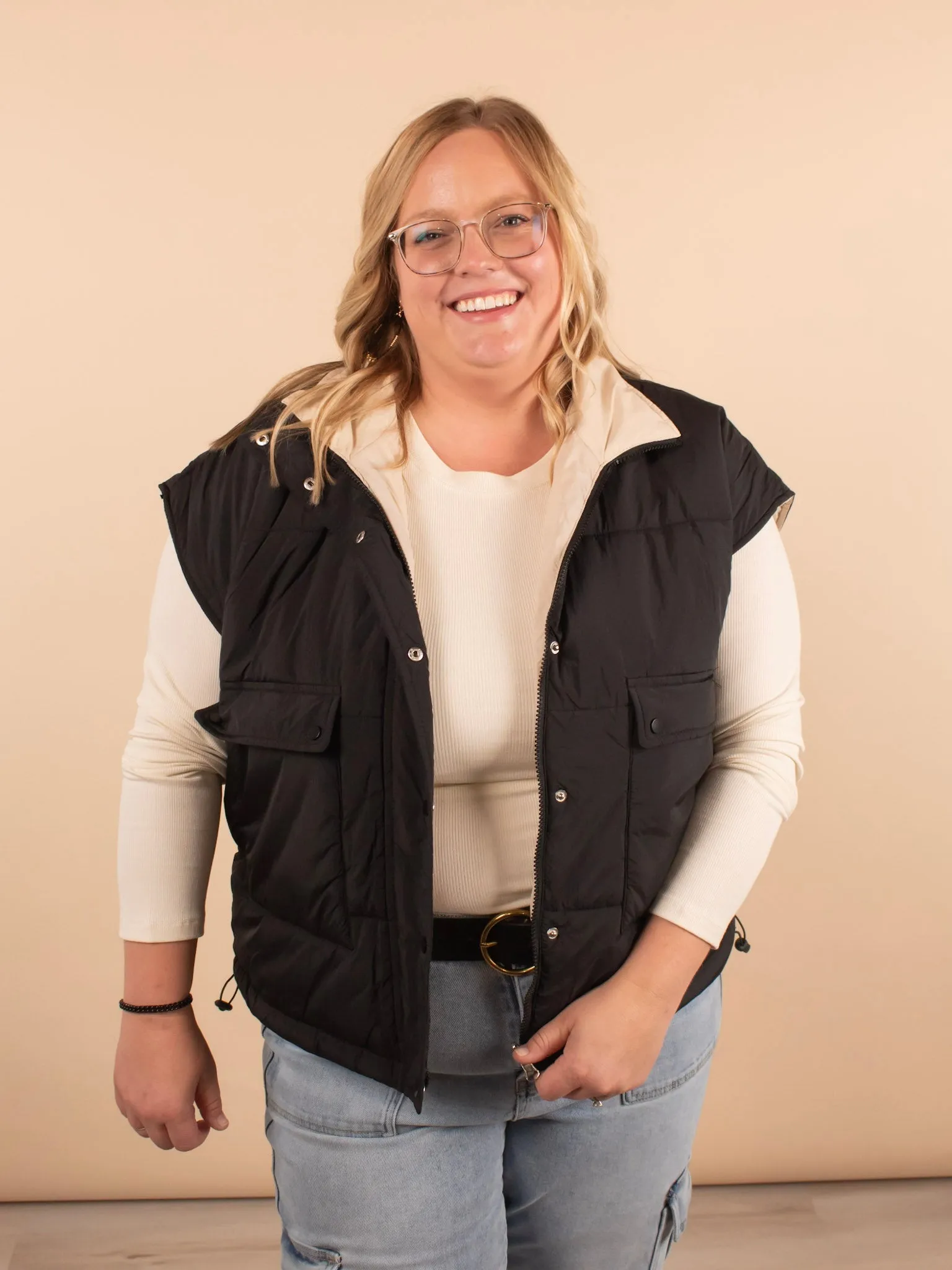 Briar Reversible Puffer Vest in Black/Ivory