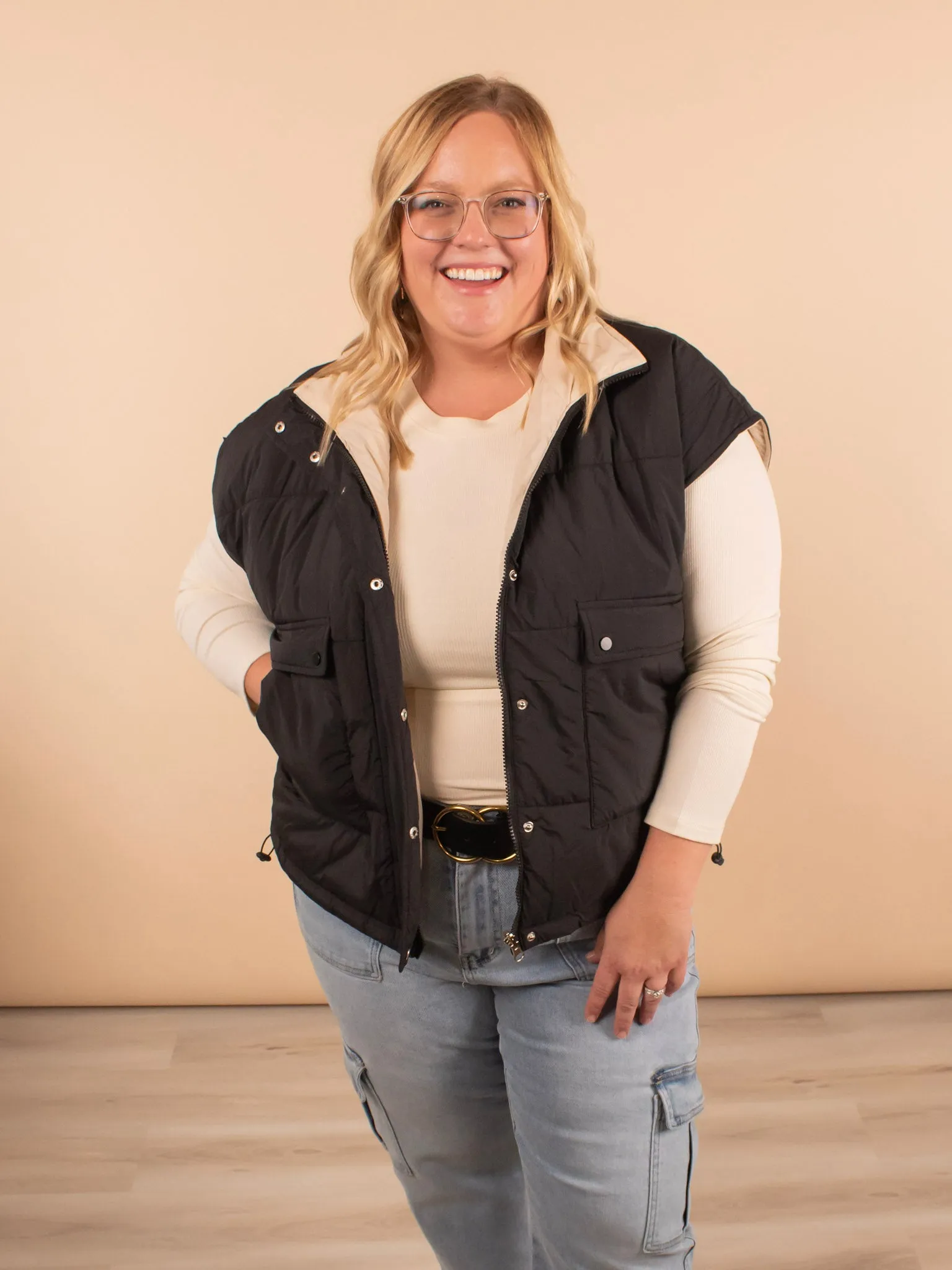 Briar Reversible Puffer Vest in Black/Ivory