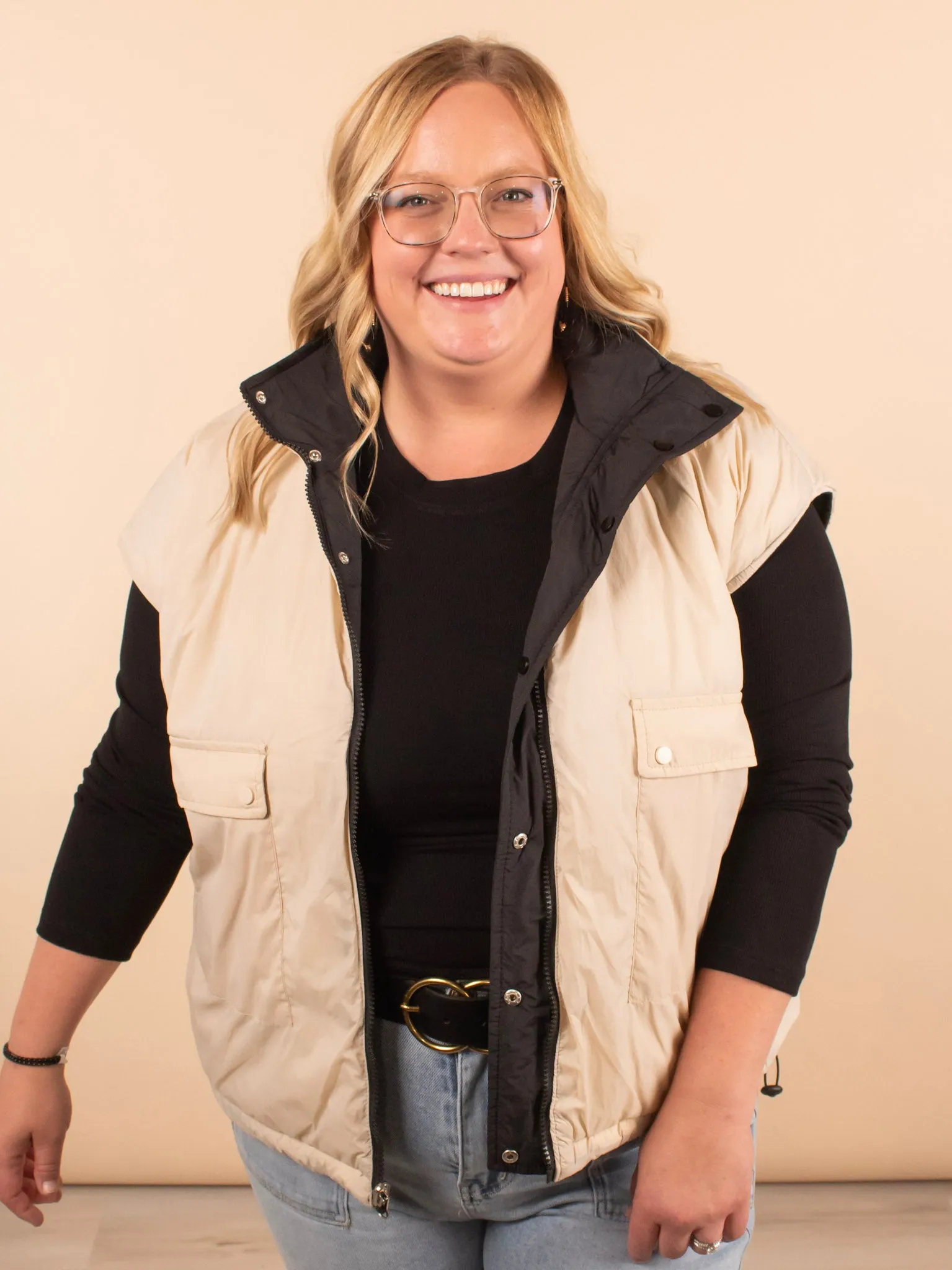 Briar Reversible Puffer Vest in Black/Ivory