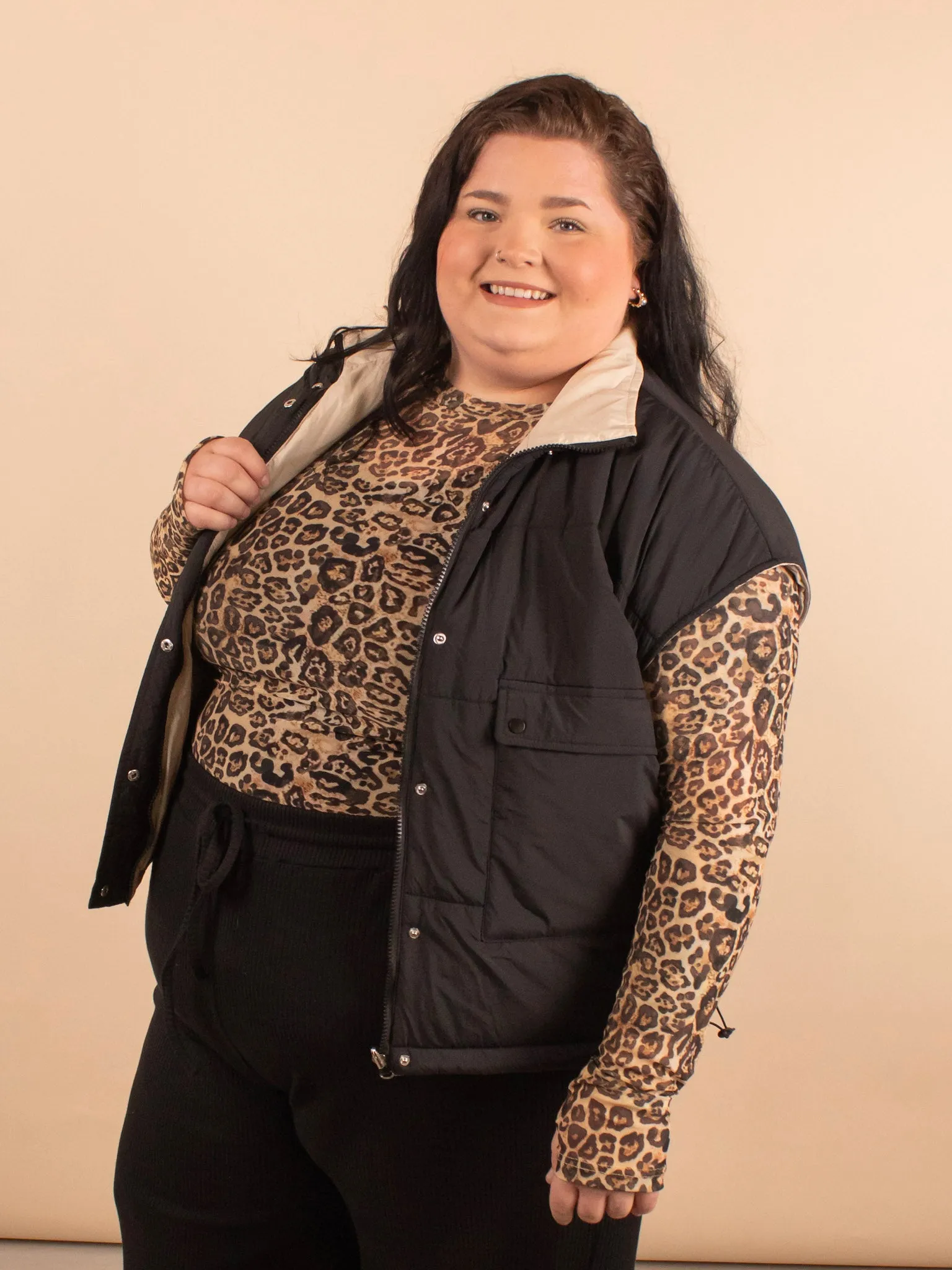 Briar Reversible Puffer Vest in Black/Ivory