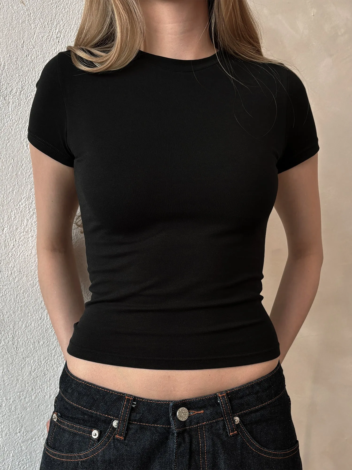 FITTED TEE WOMEN'S - BLACK