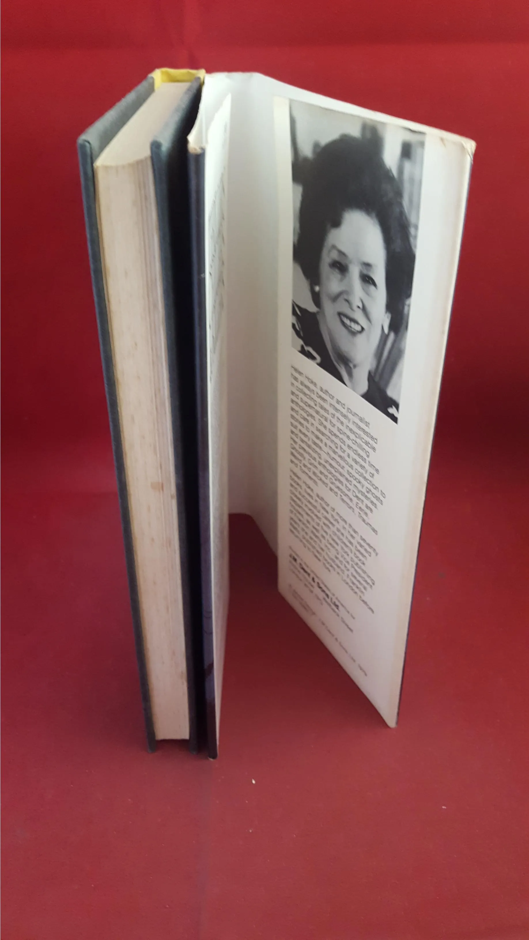 Helen Hoke - Thrillers, Chillers & Killers, J M Dent, 1979