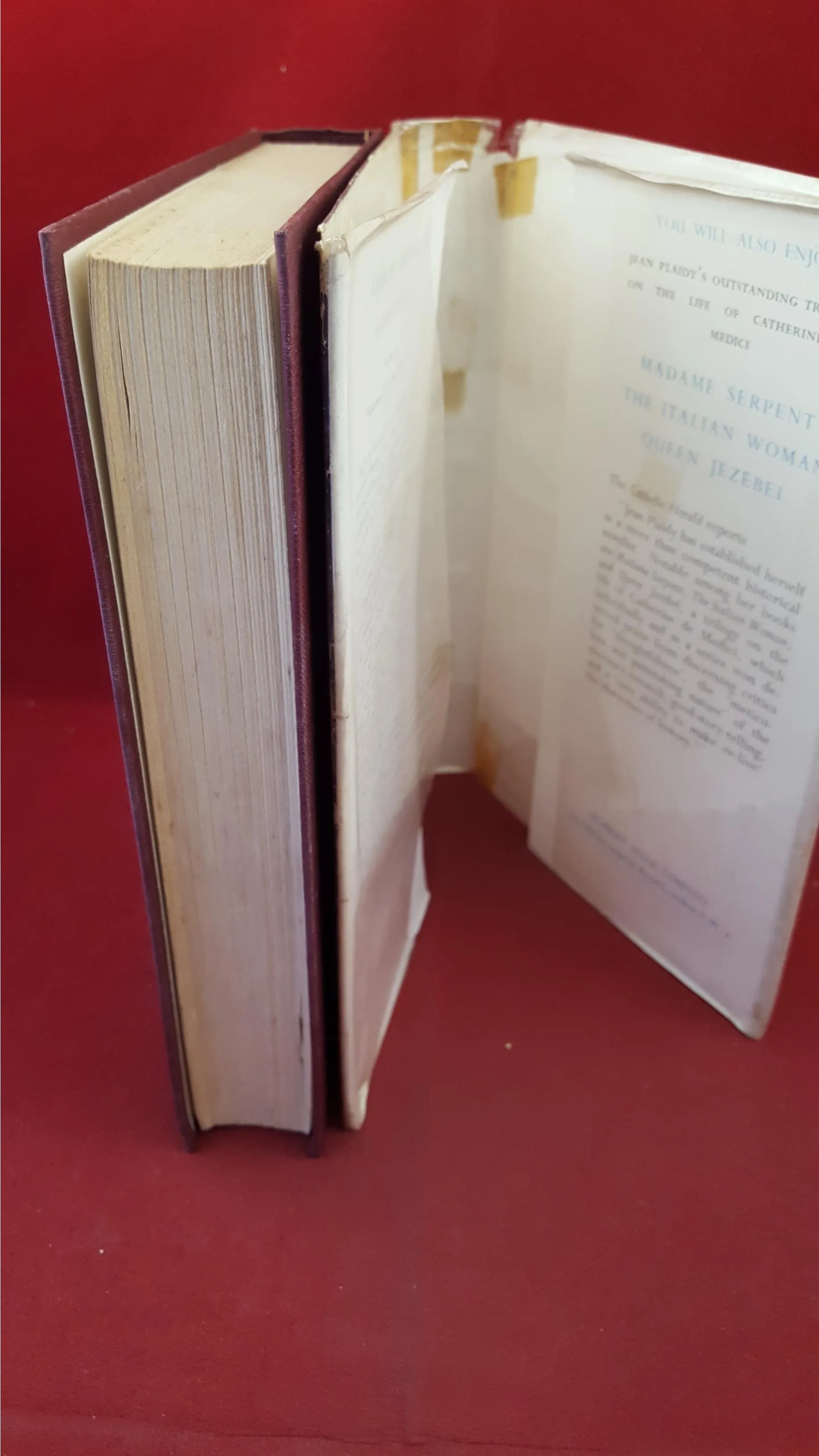 Jean Plaidy - Light On Lucrezia, Robert Hale, 1958, First Edition