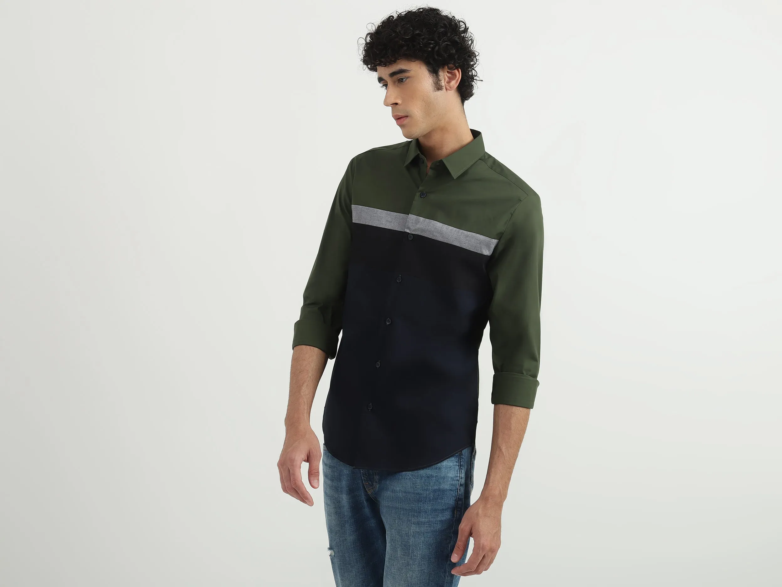 Men Colorblocked Spread Collar Shirt