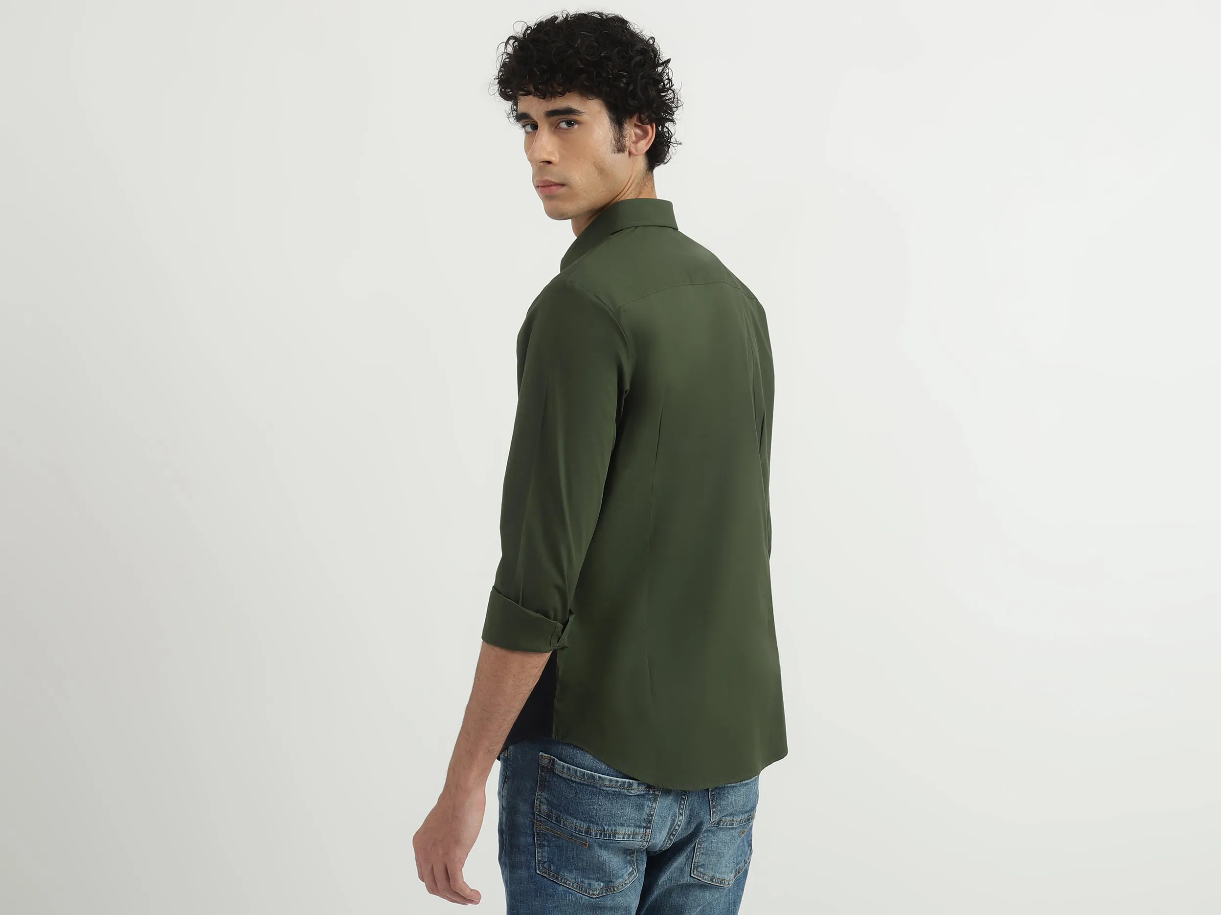 Men Colorblocked Spread Collar Shirt