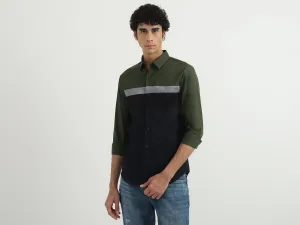 Men Colorblocked Spread Collar Shirt