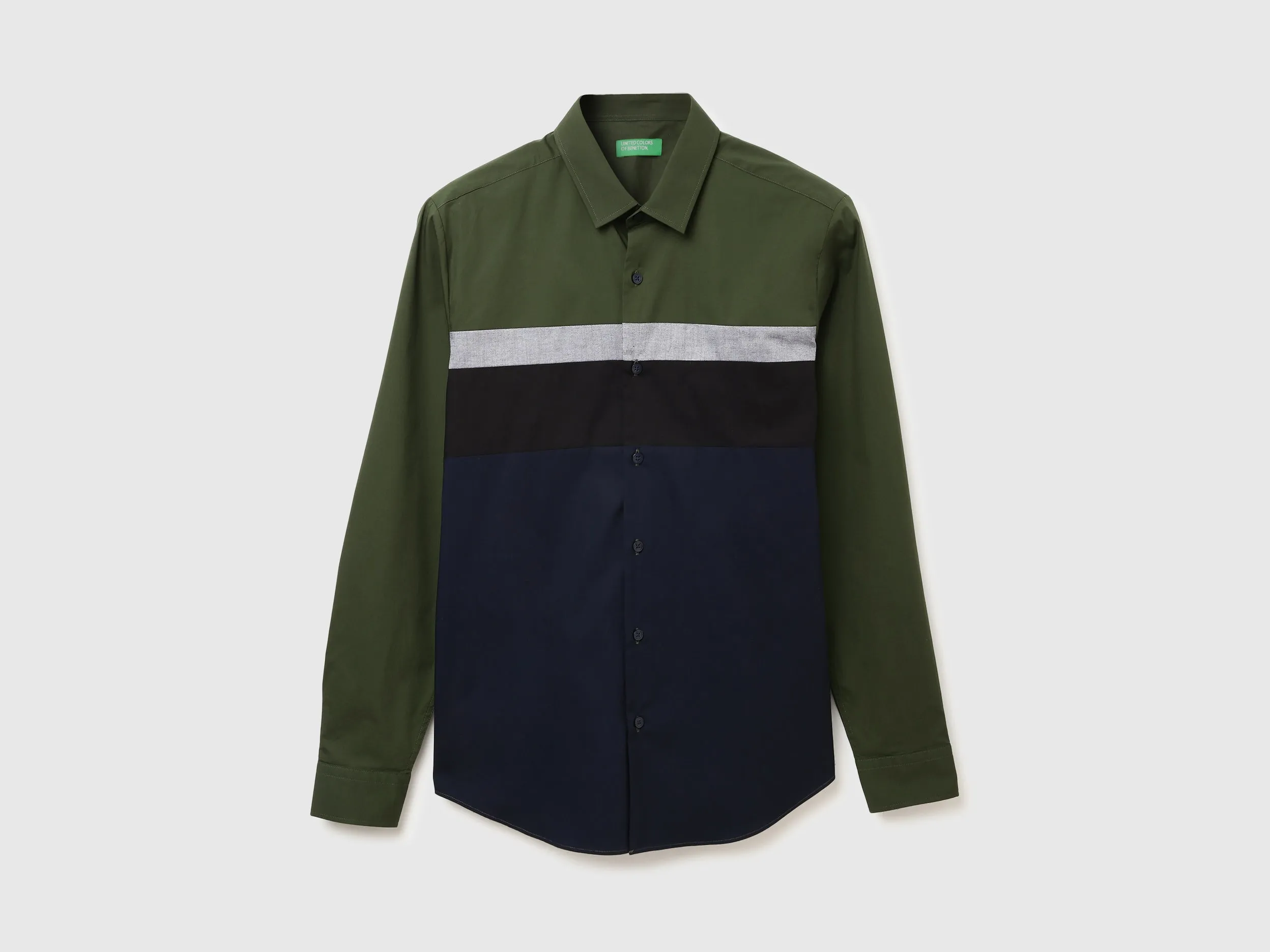 Men Colorblocked Spread Collar Shirt