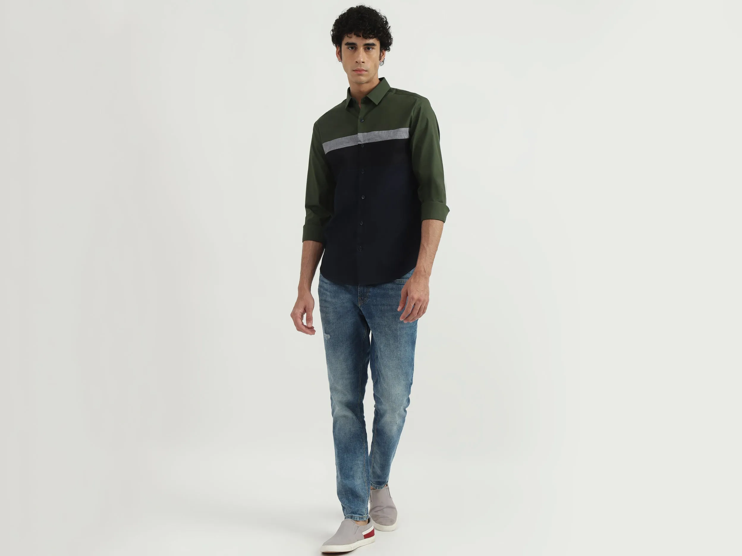 Men Colorblocked Spread Collar Shirt