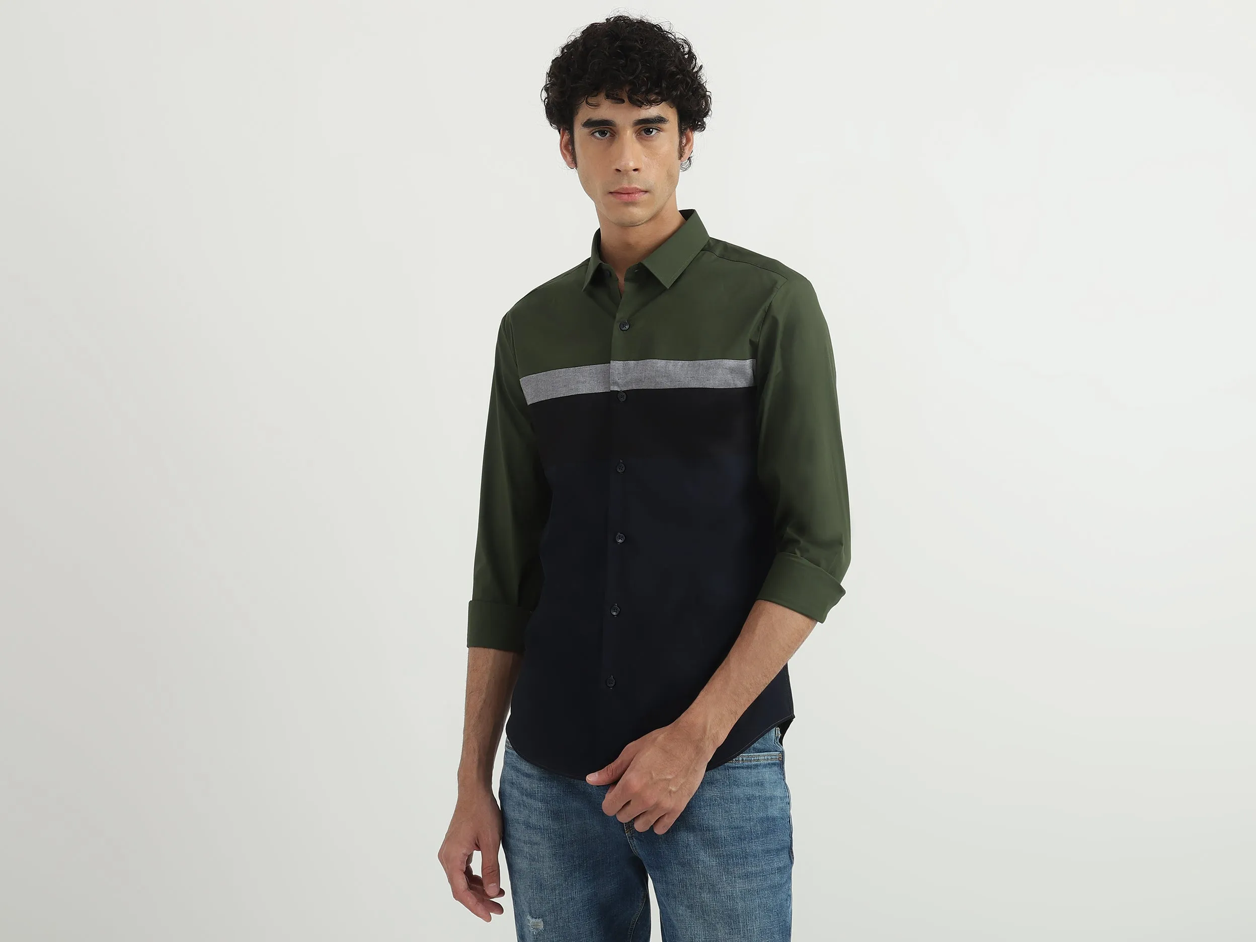 Men Colorblocked Spread Collar Shirt