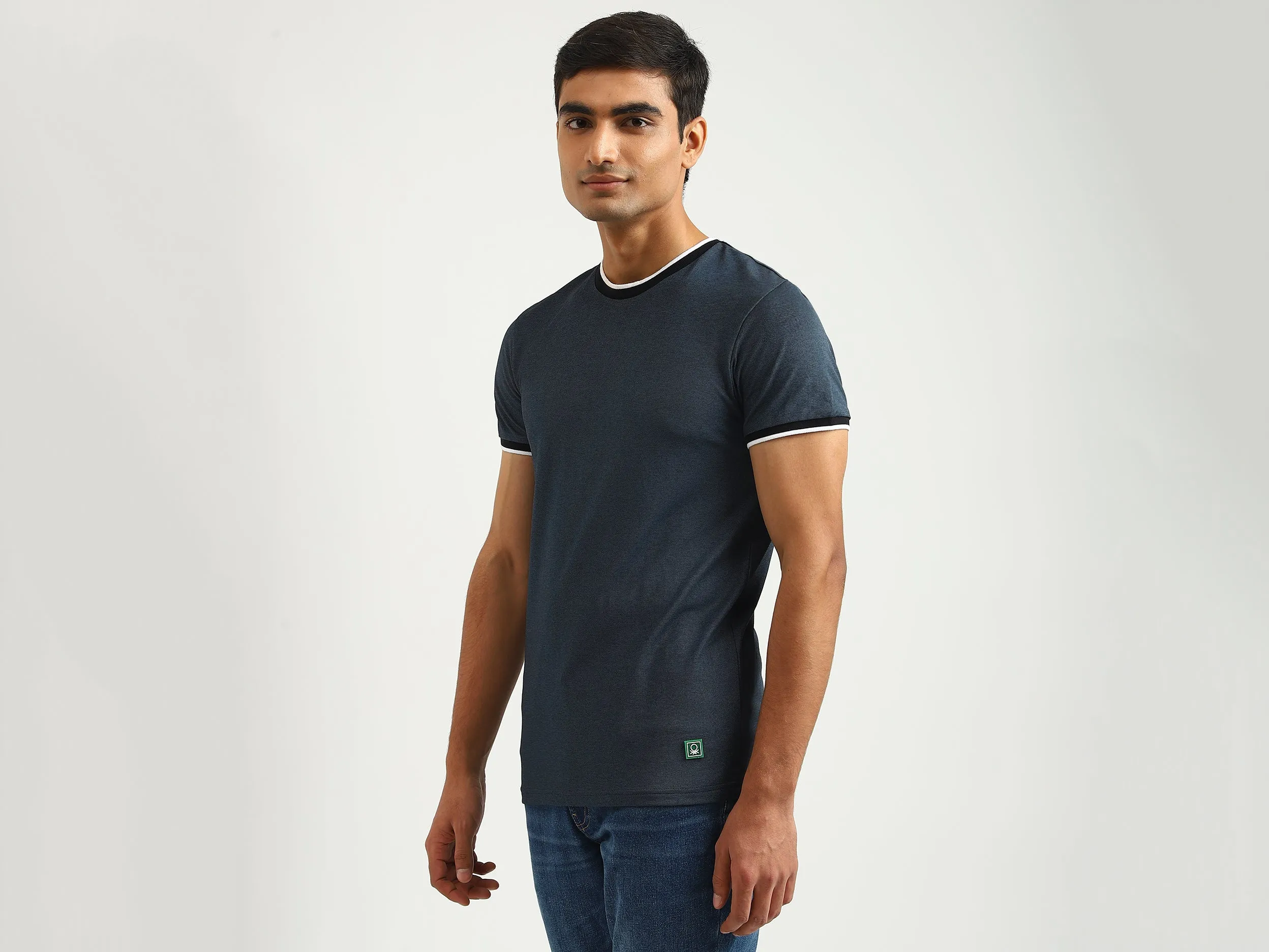 Men Solid Round Neck T-shirt