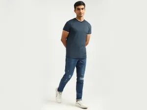 Men Solid Round Neck T-shirt