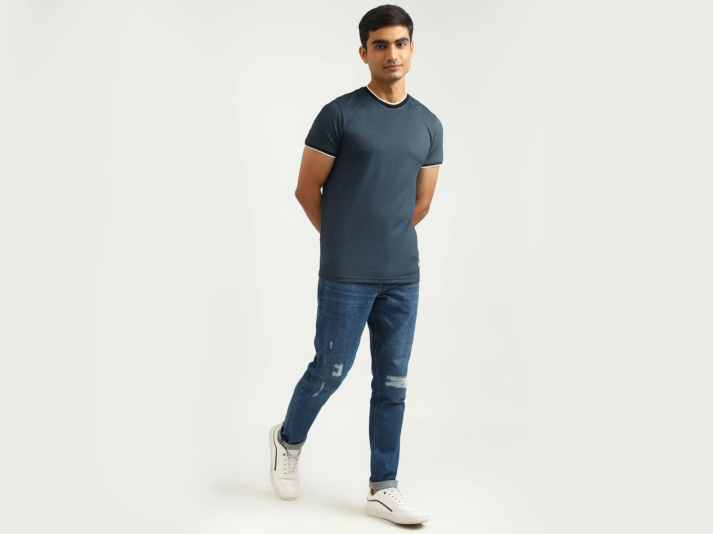 Men Solid Round Neck T-shirt