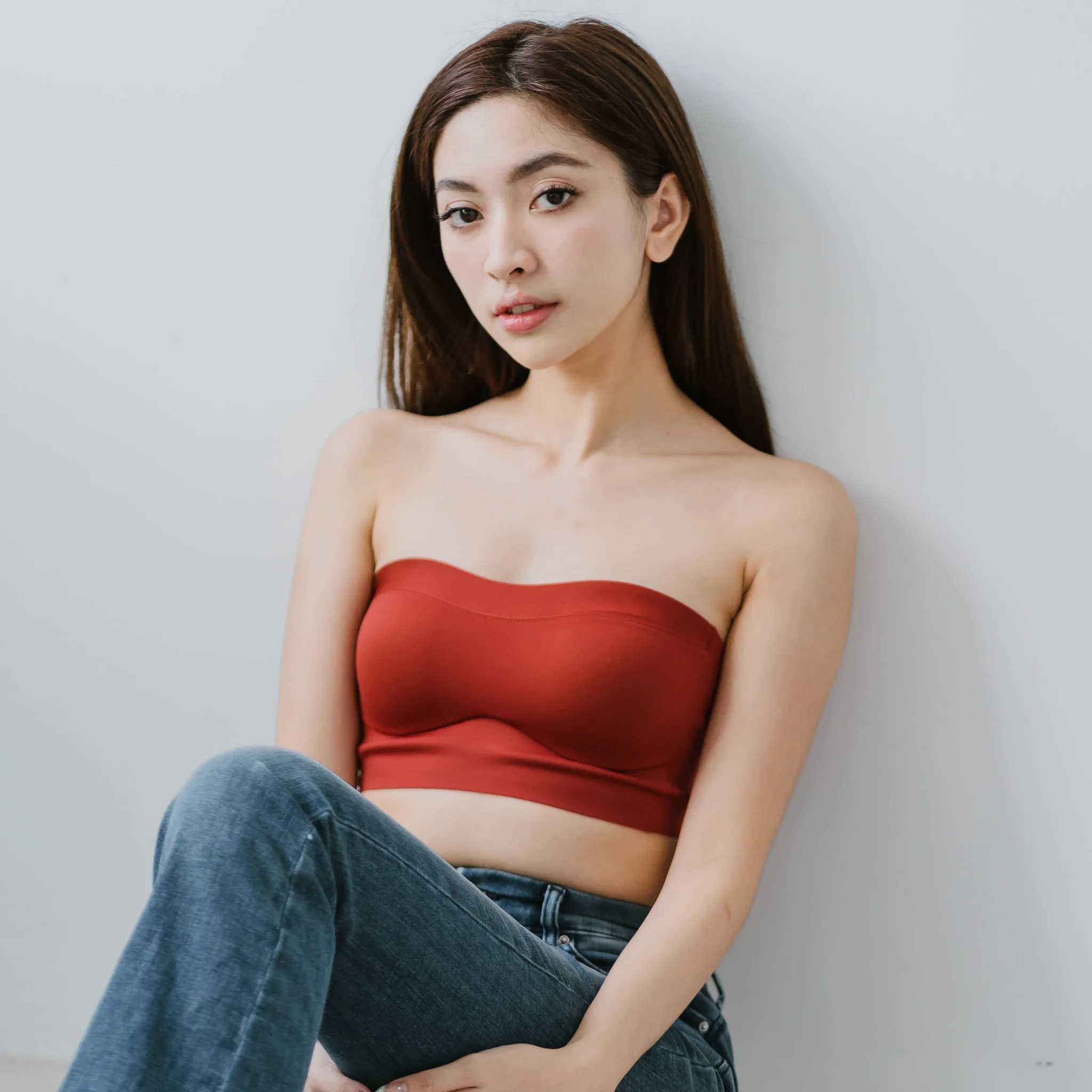 Minimalist Lightly-Lined Seamless Midi Strapless Wireless Bra V2 in Maroon (Size S only)
