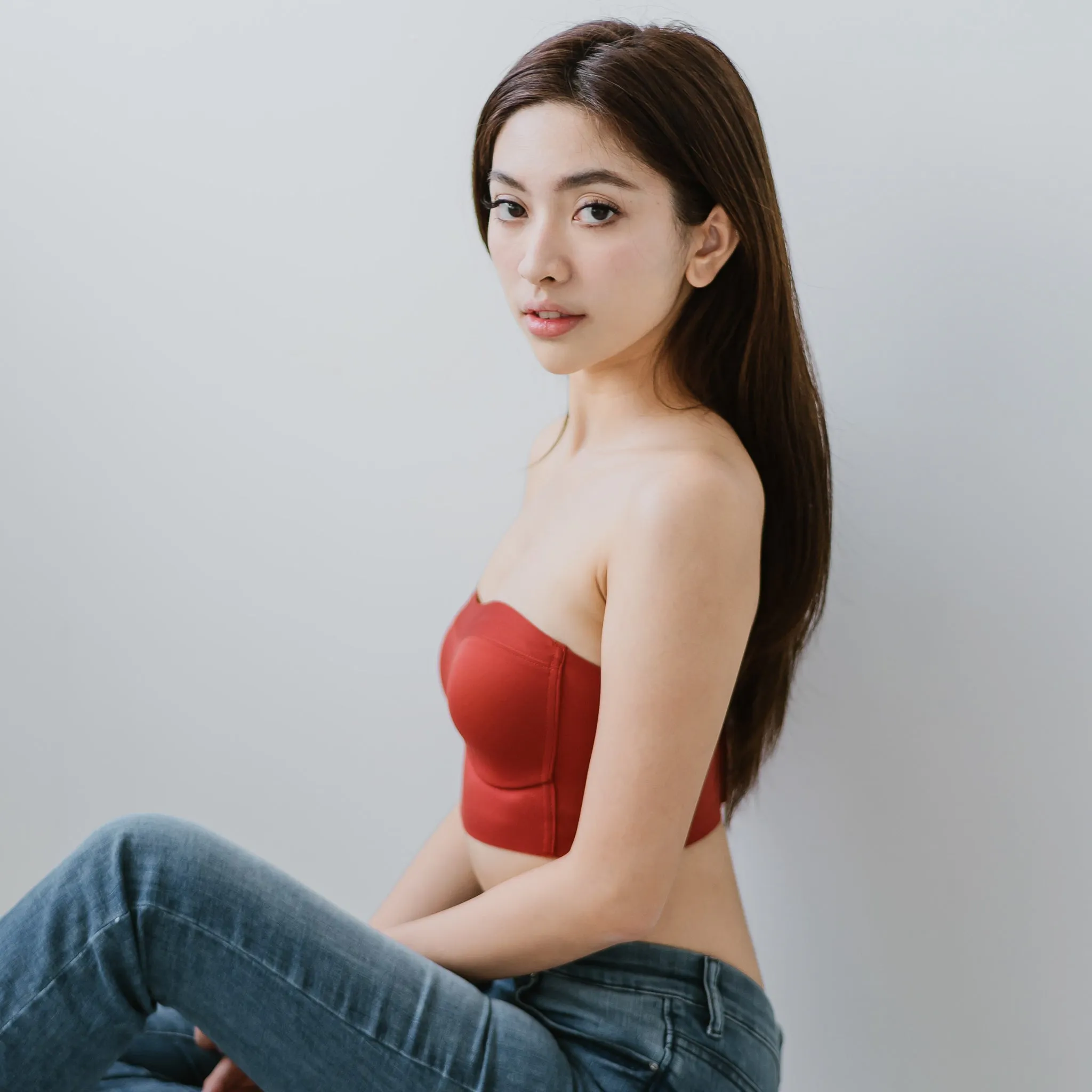 Minimalist Lightly-Lined Seamless Midi Strapless Wireless Bra V2 in Maroon (Size S only)