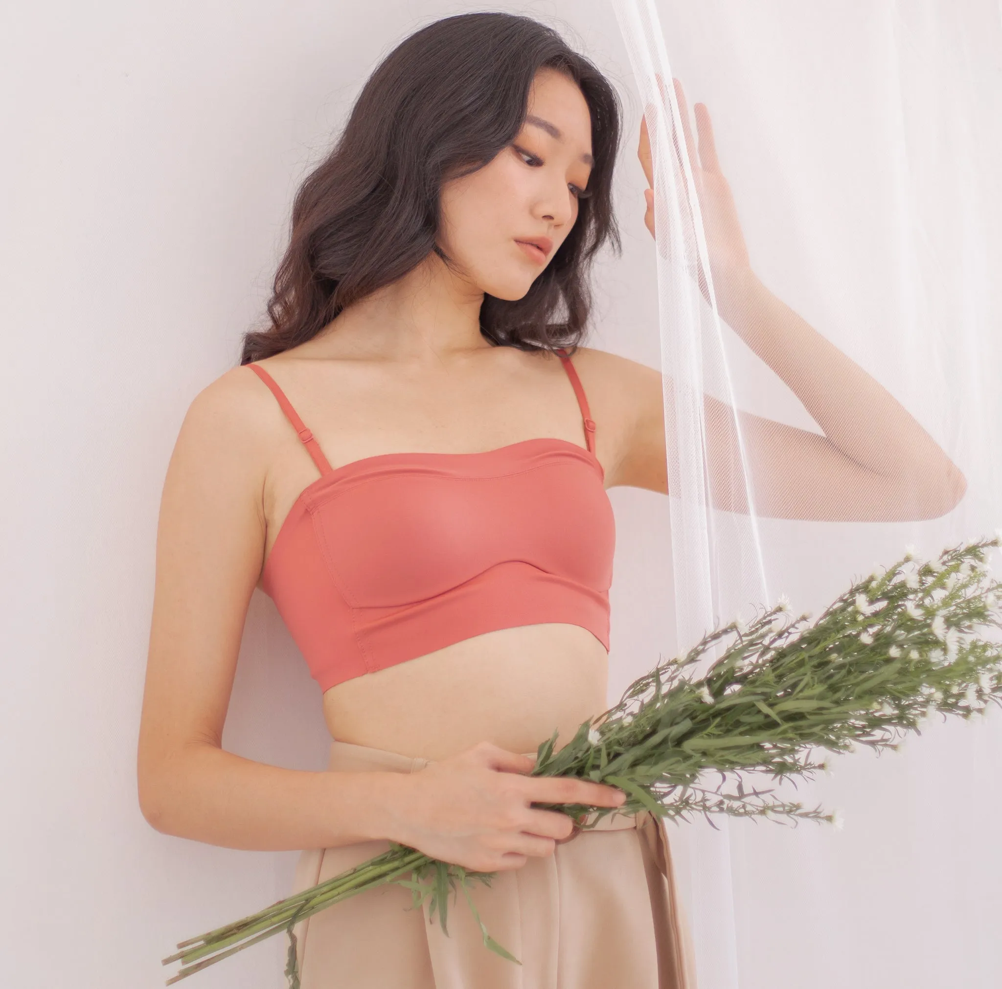 Minimalist Lightly-Lined Seamless Midi Strapless Wireless Bra V2 in Muted Coral