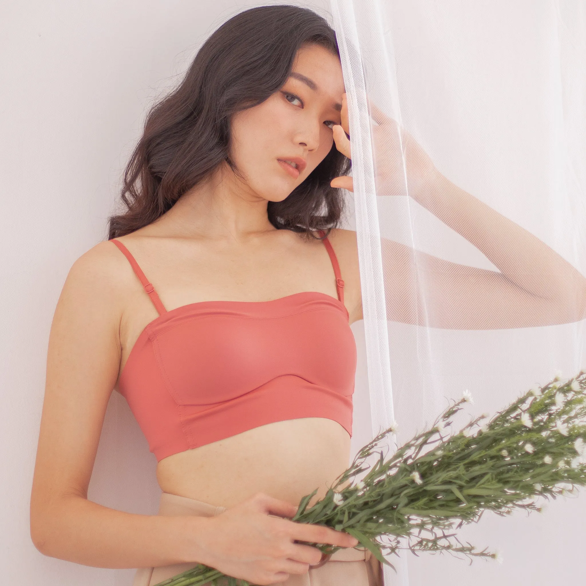 Minimalist Lightly-Lined Seamless Midi Strapless Wireless Bra V2 in Muted Coral