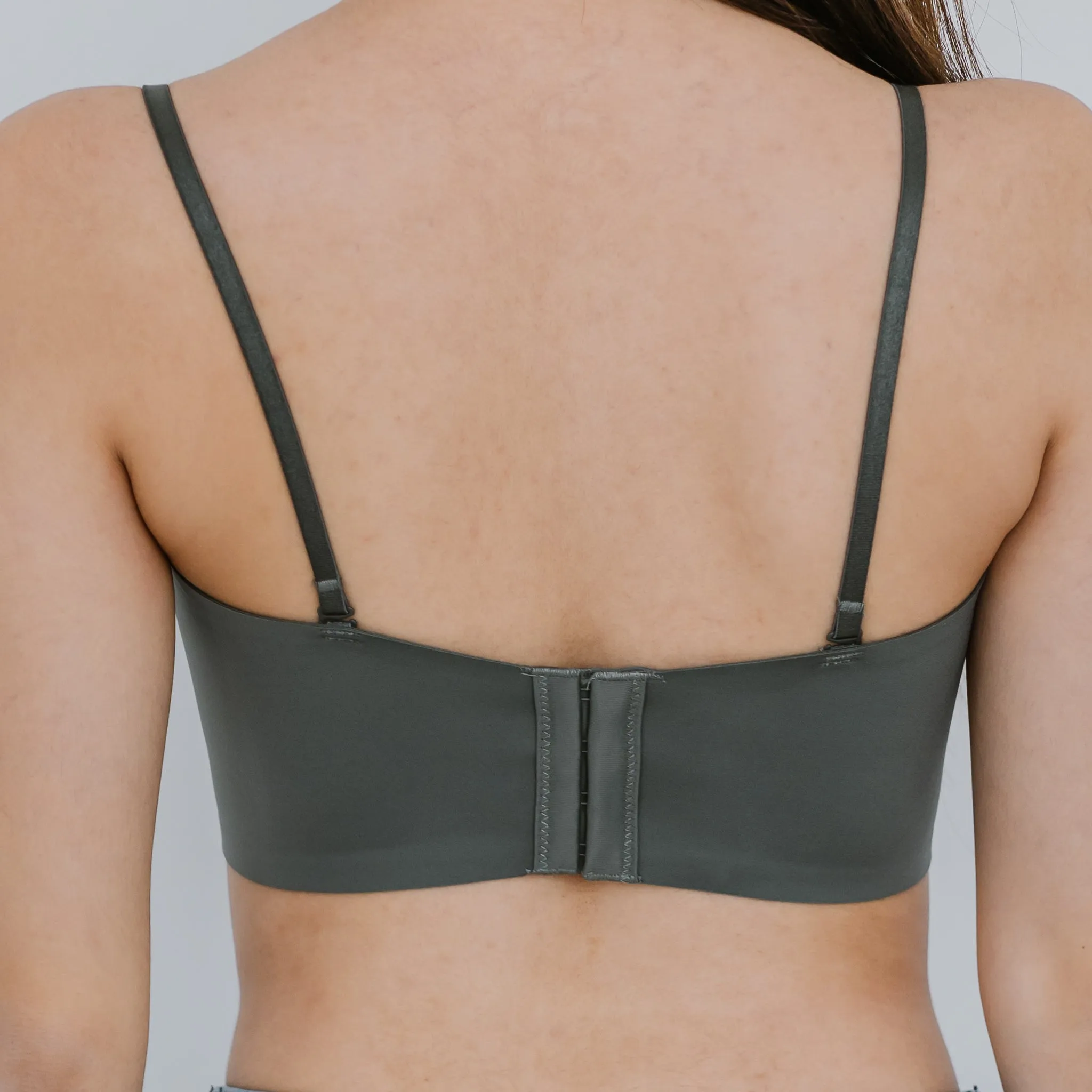 Minimalist Lightly-Lined Seamless Midi Strapless Wireless Bra V2 in Soft Grey
