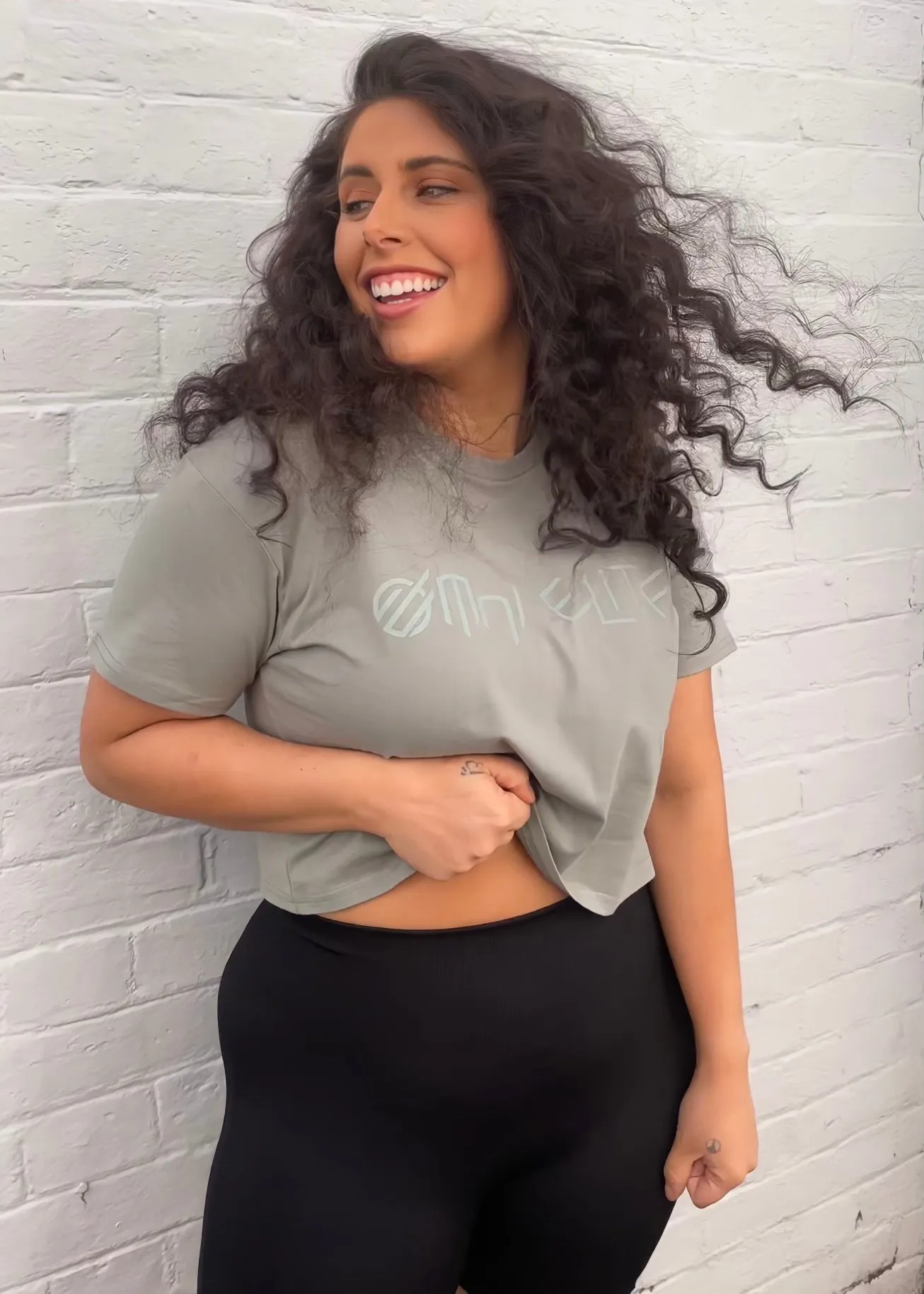 OMNI ORIGINAL CROPPED TEE in SAGE GREEN