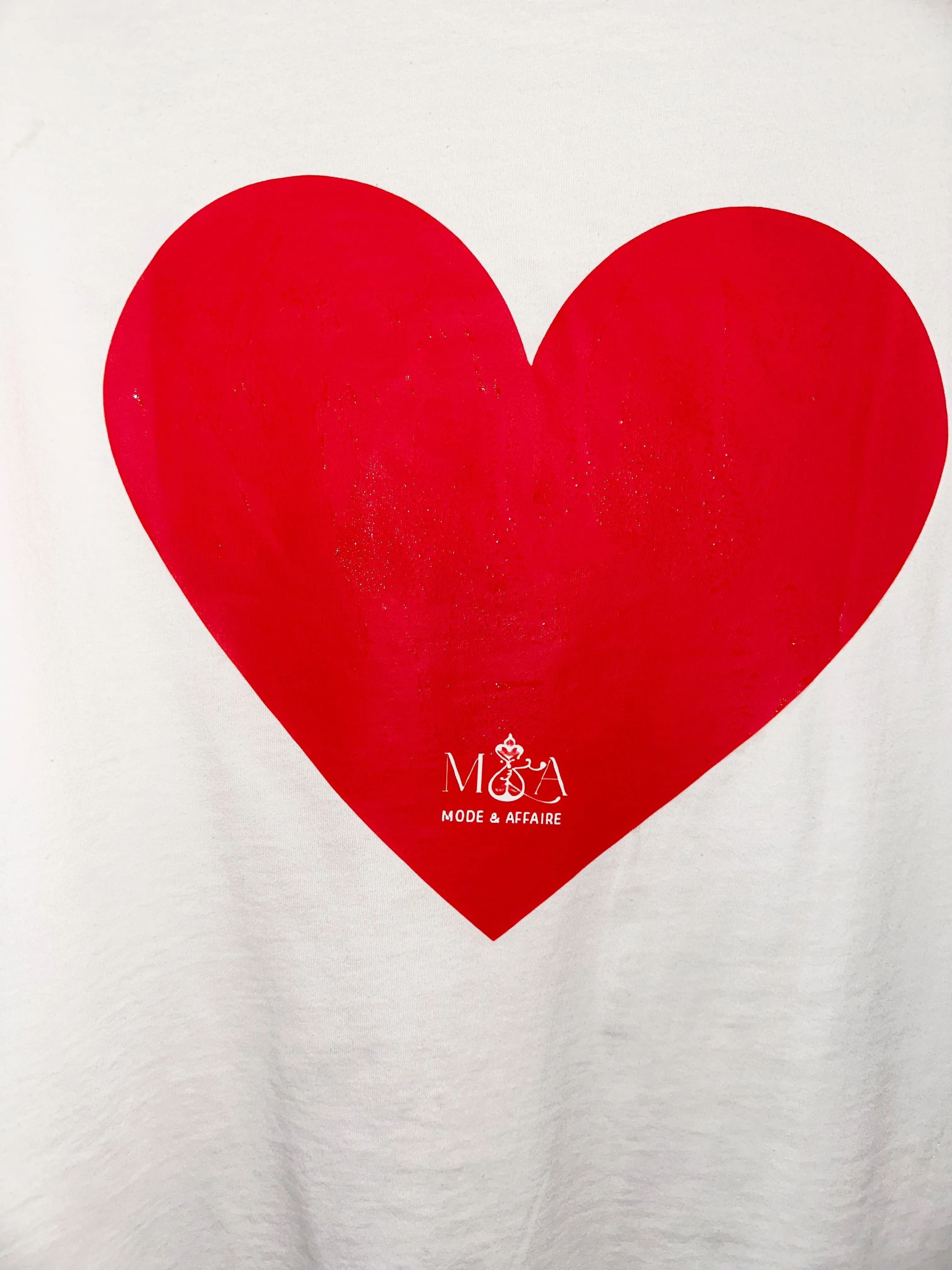 Oversized Heart Tee - Mon Chéri
