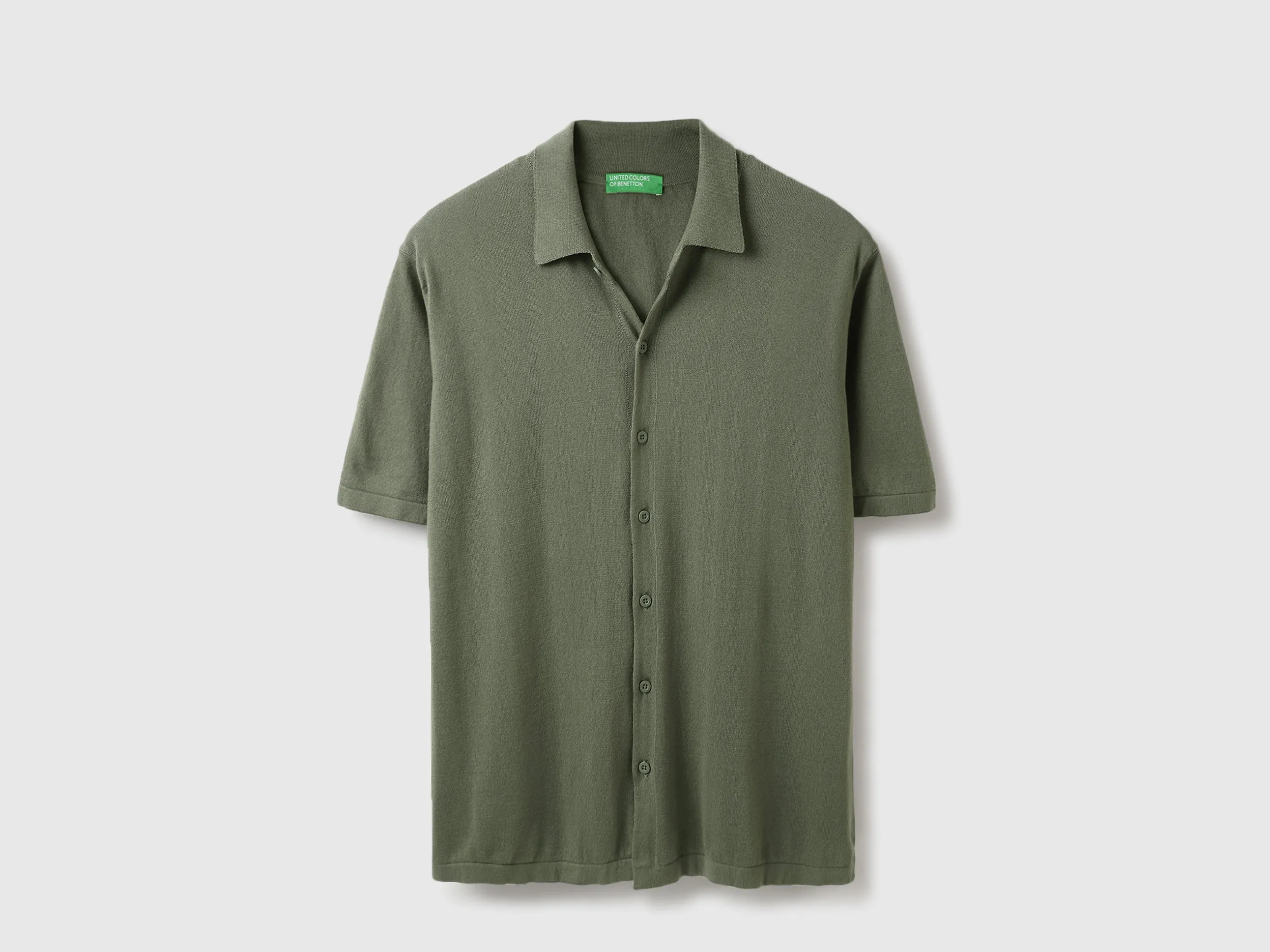 Regular Fit Spread Collar Solid Shirt