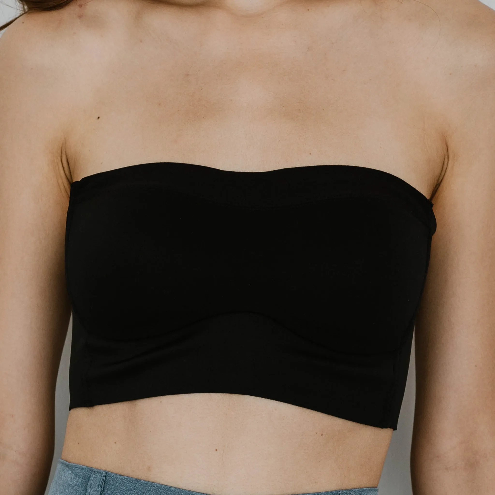 *RESTOCKED* Minimalist Lightly-Lined Seamless Midi Strapless Wireless Bra V2 in Black