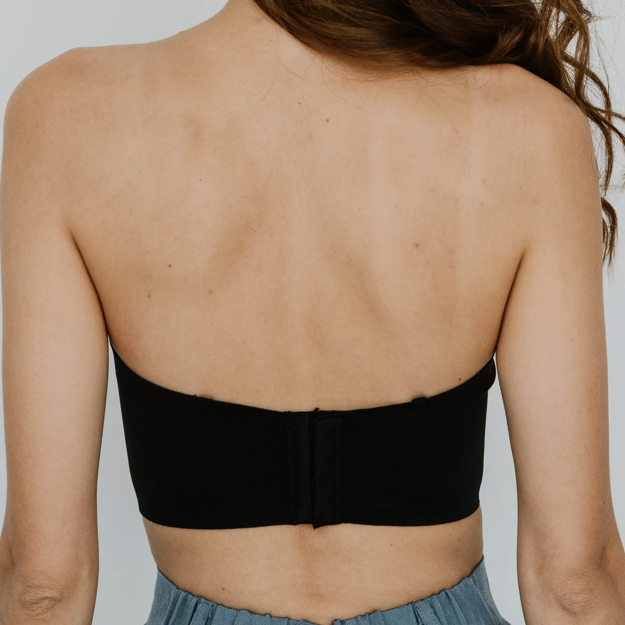 *RESTOCKED* Minimalist Lightly-Lined Seamless Midi Strapless Wireless Bra V2 in Black