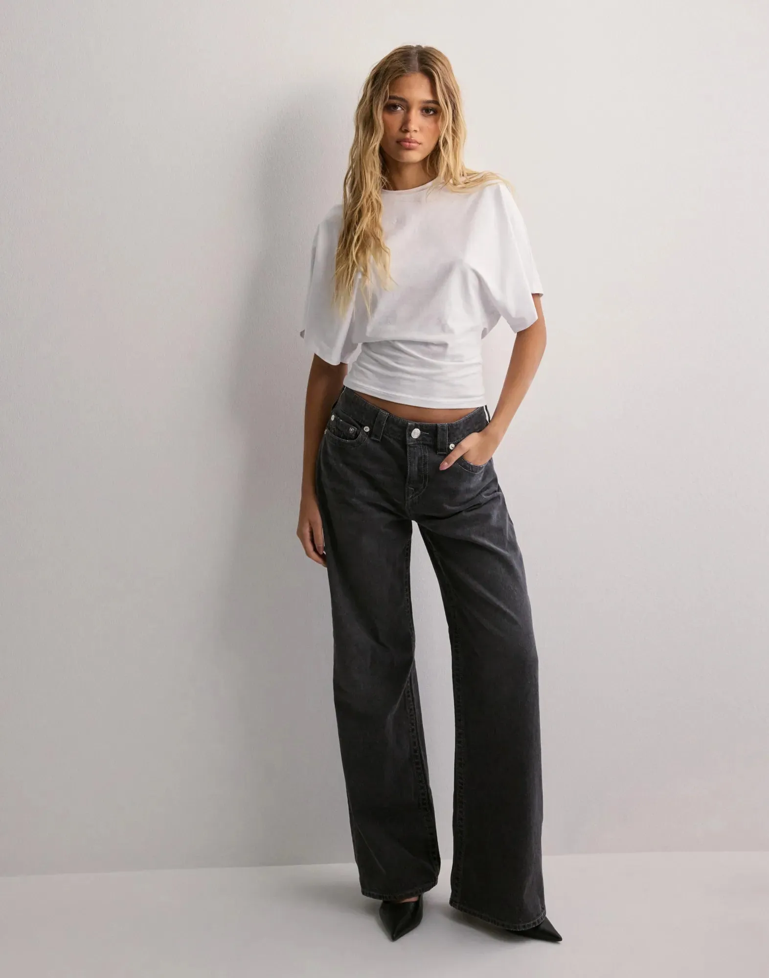 Round Neck Loose Sleeve Tee