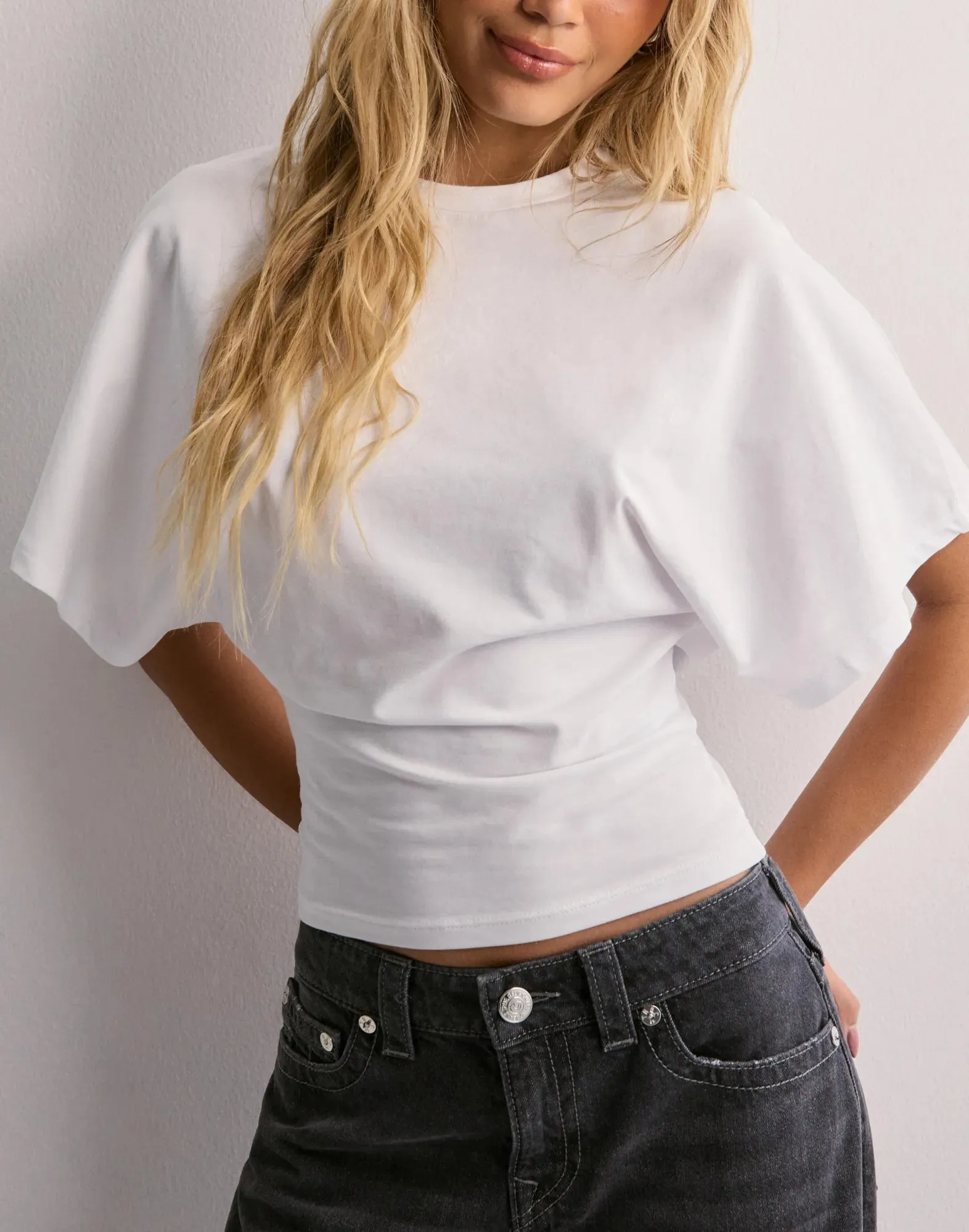 Round Neck Loose Sleeve Tee