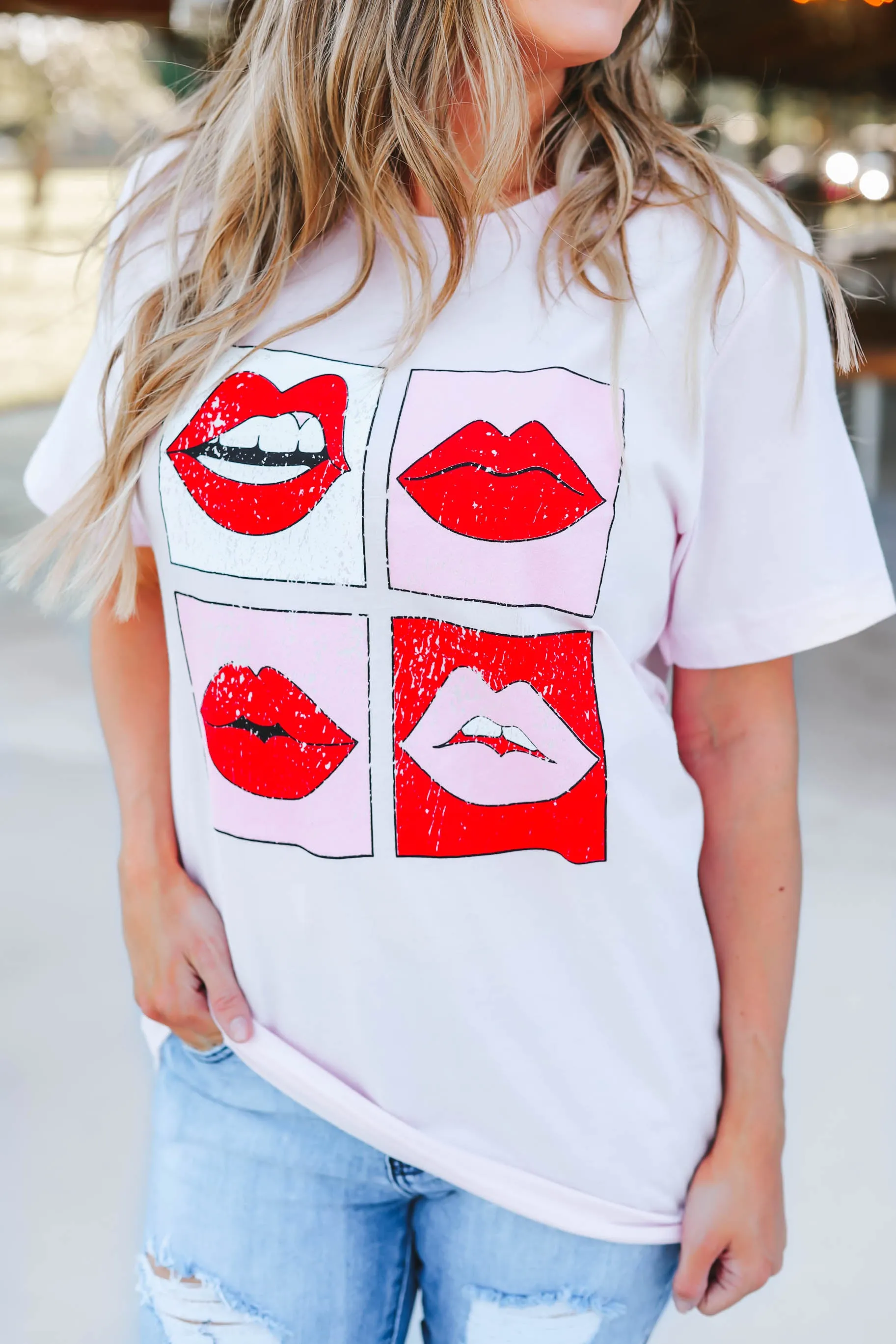 Sassy Lippy Graphic Tee - Light Pink