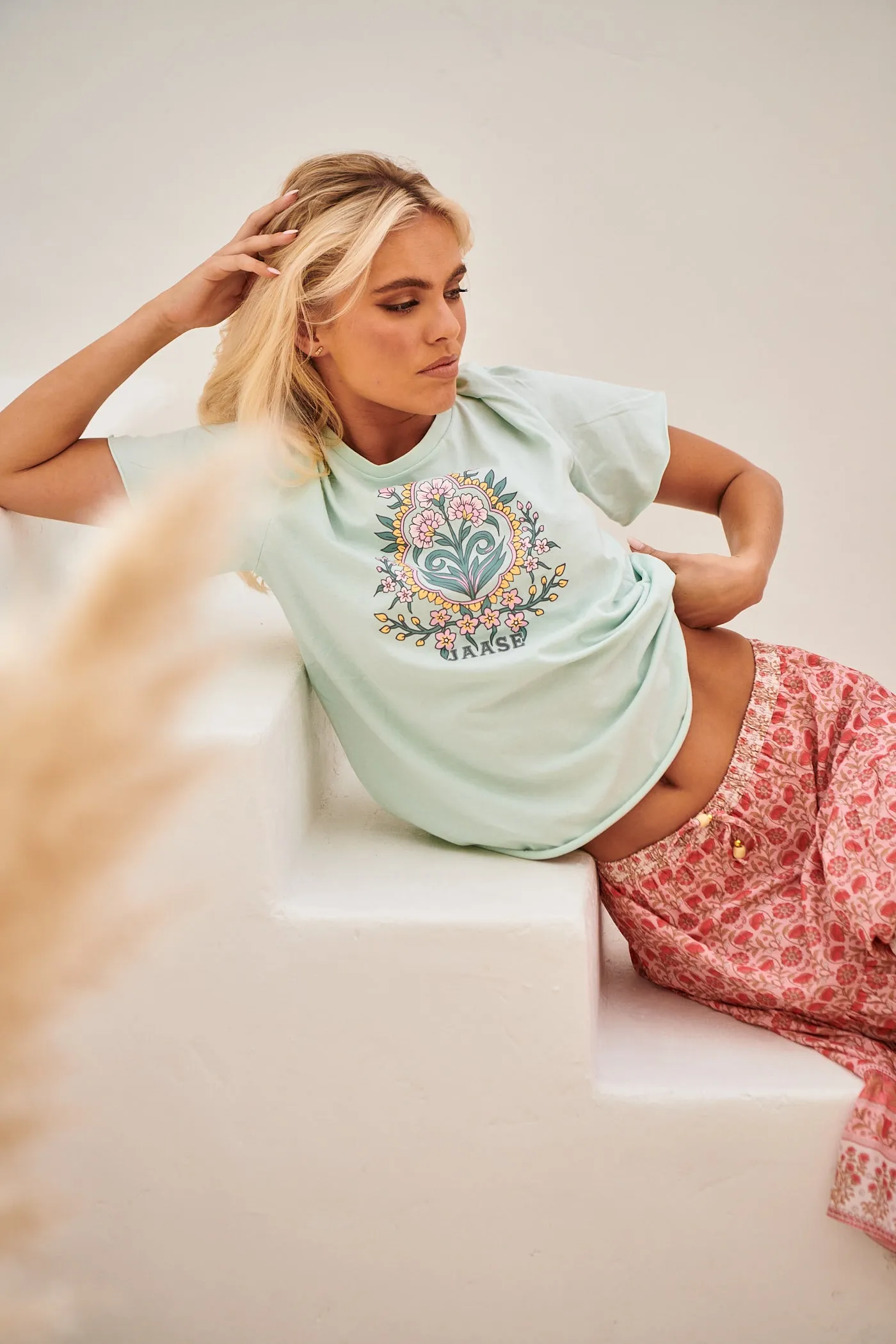 Vintage Tee - Flora ~ Aqua